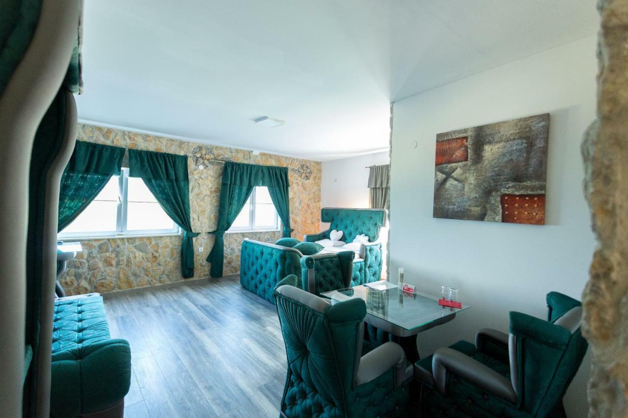 Hotel Bali Mountain resort Montenegro Bijelo Polje Buitenkant foto